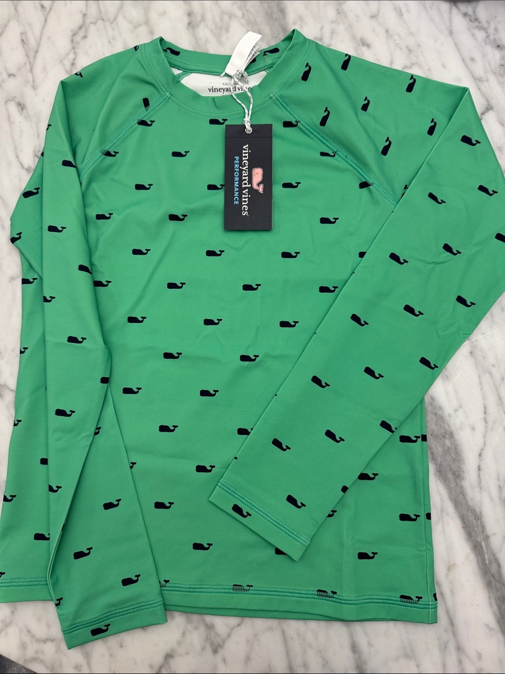 NWT VINEYARD Vines Rashguard. Size medium - 12-14